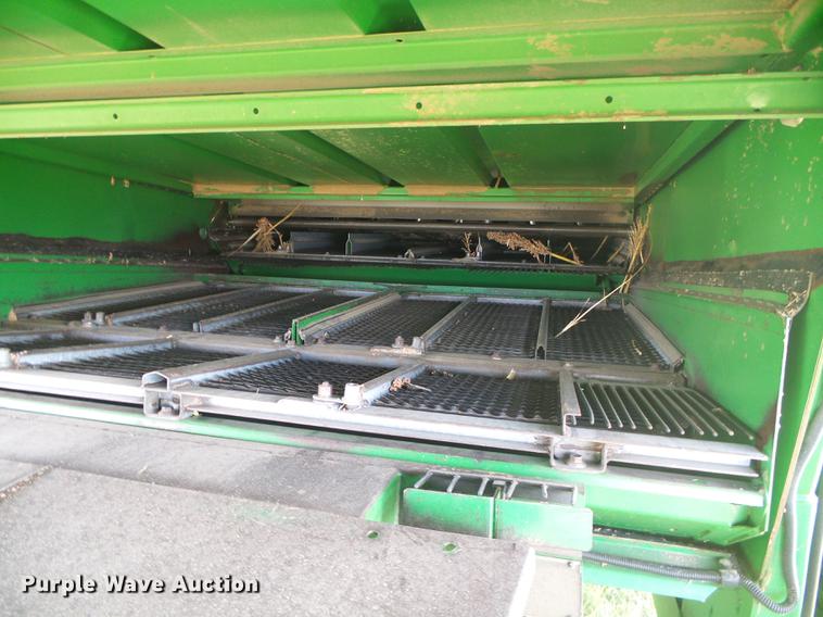 image for item DF2778 1992 John Deere 9600 combine