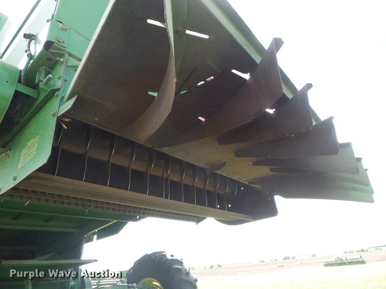 image for item DF2778 1992 John Deere 9600 combine
