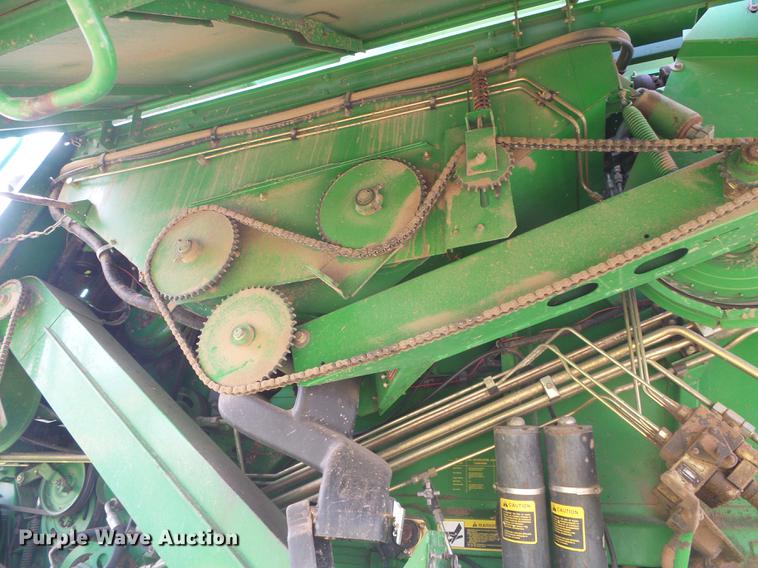 image for item DF2778 1992 John Deere 9600 combine