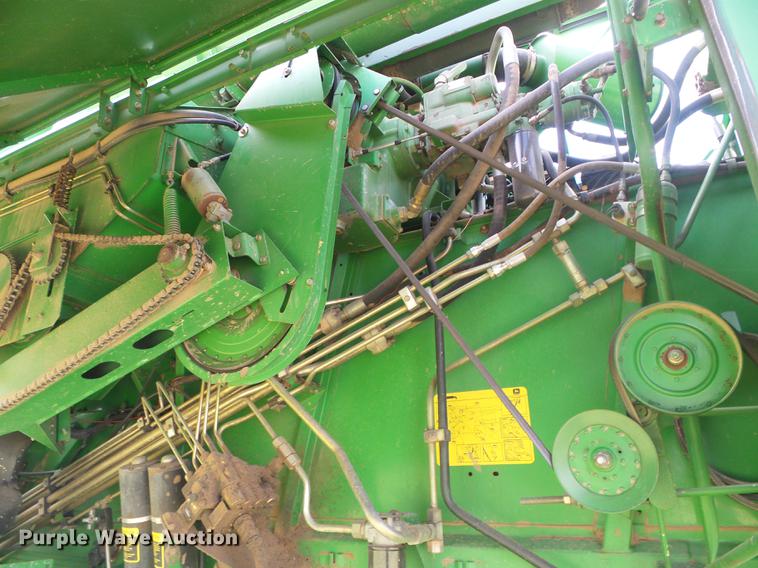 image for item DF2778 1992 John Deere 9600 combine