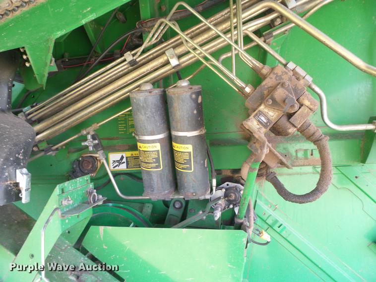 image for item DF2778 1992 John Deere 9600 combine