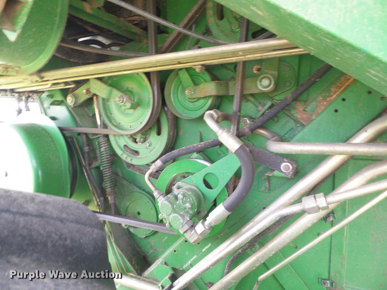 image for item DF2778 1992 John Deere 9600 combine
