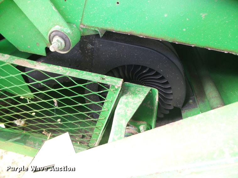 image for item DF2778 1992 John Deere 9600 combine
