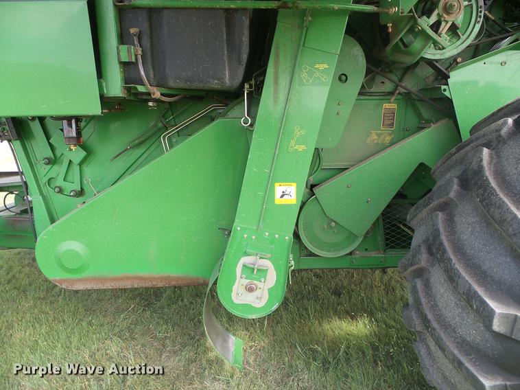 image for item DF2778 1992 John Deere 9600 combine