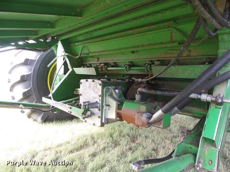 image for item DF2778 1992 John Deere 9600 combine