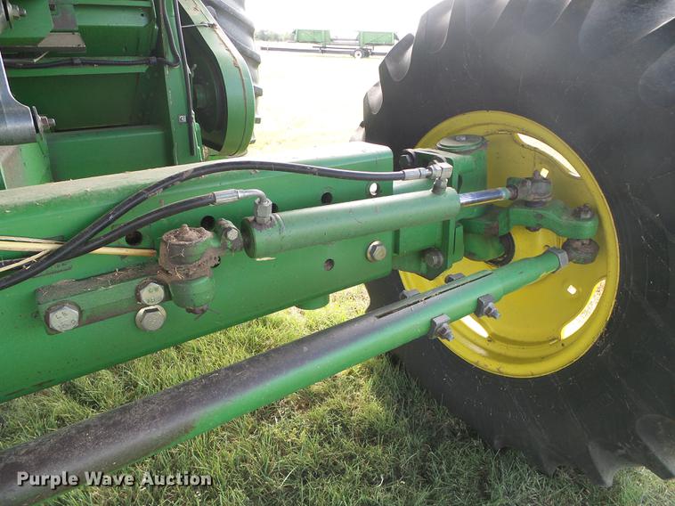 image for item DF2778 1992 John Deere 9600 combine
