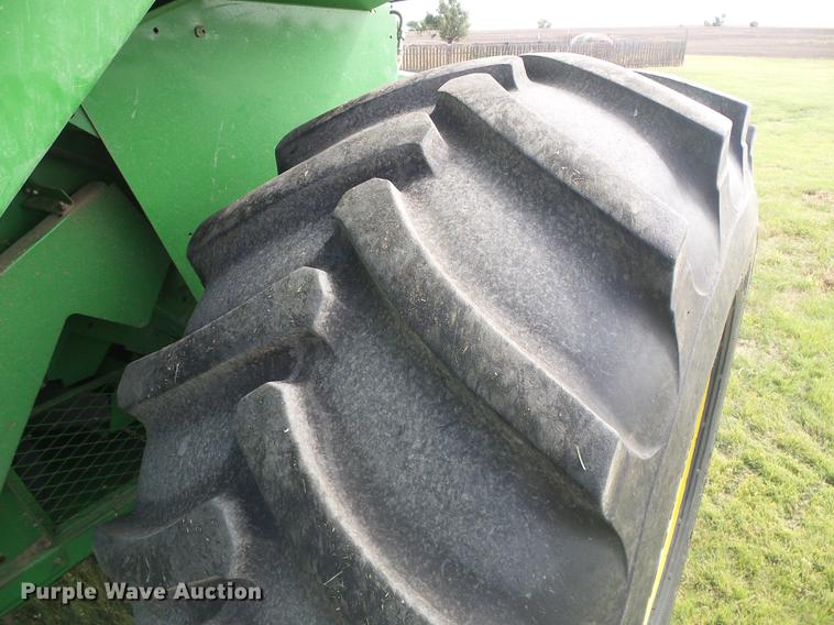 image for item DF2778 1992 John Deere 9600 combine