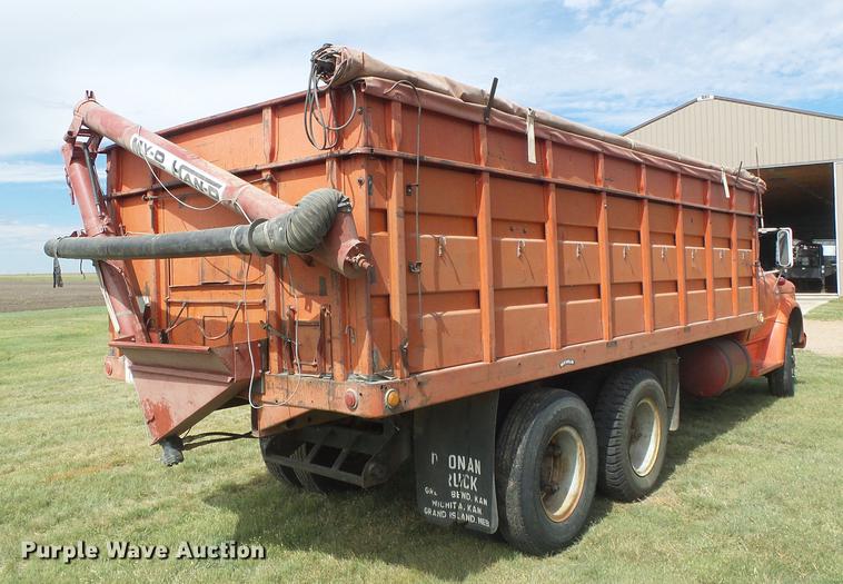 image for item DF2781 1970 Chevrolet C60 grain truck