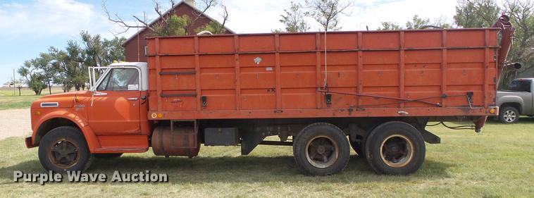 image for item DF2781 1970 Chevrolet C60 grain truck