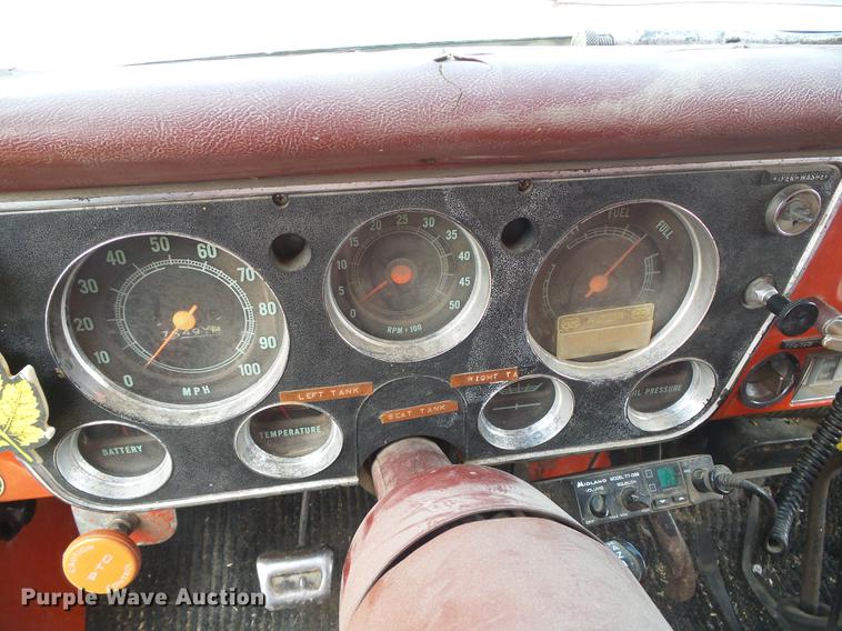 image for item DF2781 1970 Chevrolet C60 grain truck