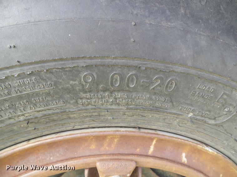 image for item DF2781 1970 Chevrolet C60 grain truck