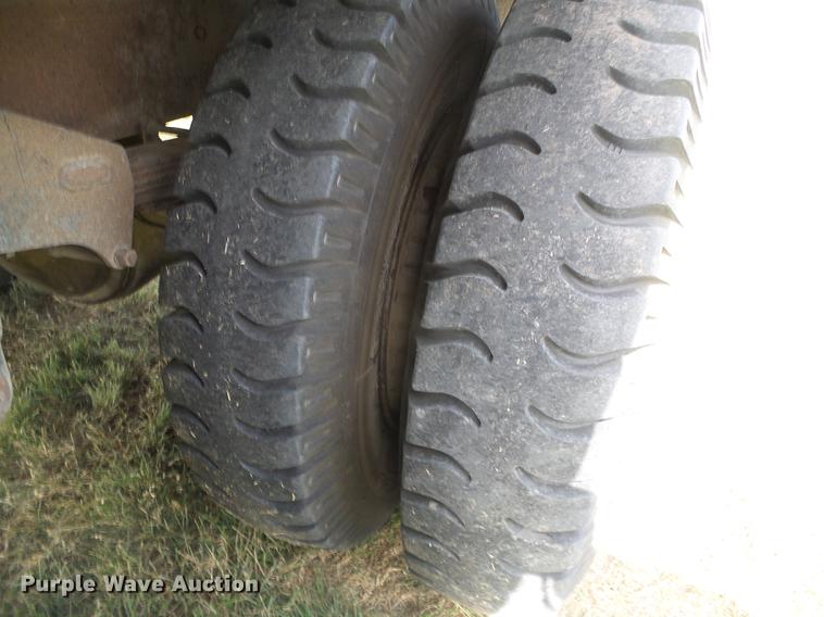 image for item DF2781 1970 Chevrolet C60 grain truck