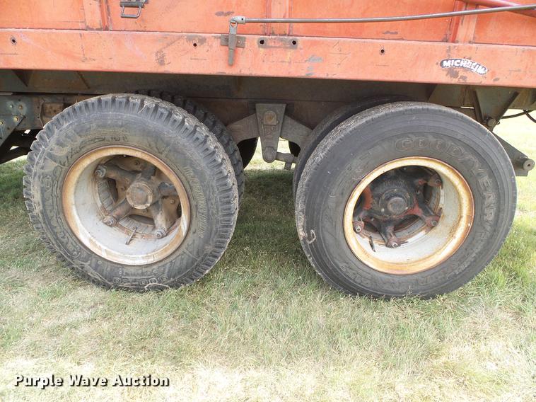 image for item DF2781 1970 Chevrolet C60 grain truck