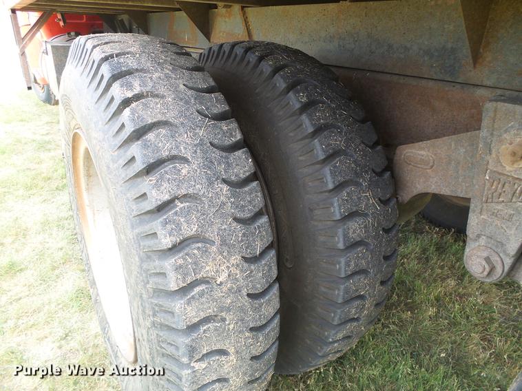 image for item DF2781 1970 Chevrolet C60 grain truck