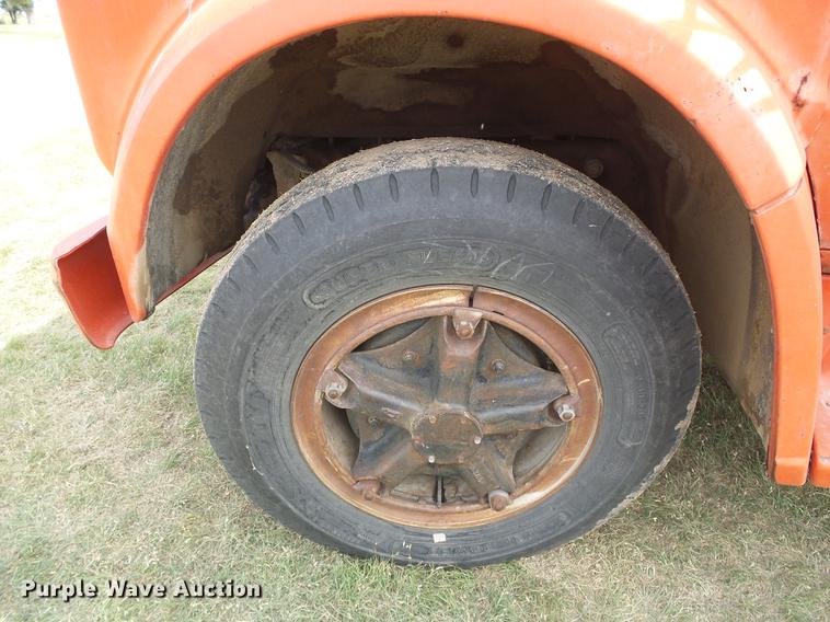 image for item DF2781 1970 Chevrolet C60 grain truck