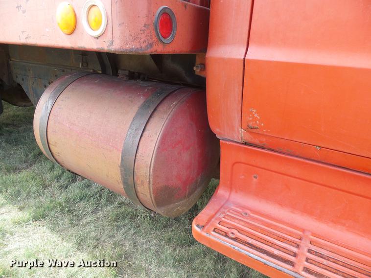 image for item DF2781 1970 Chevrolet C60 grain truck