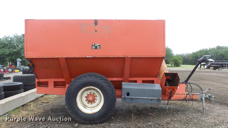 image for item DF4336 Killbros 800 grain cart