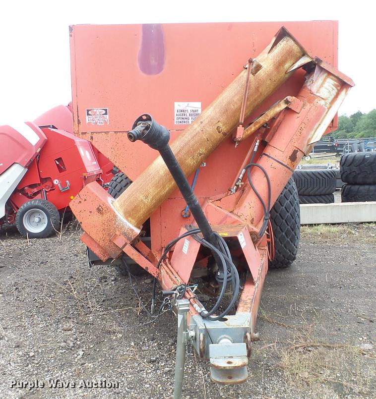 image for item DF4336 Killbros 800 grain cart