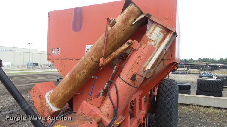 image for item DF4336 Killbros 800 grain cart