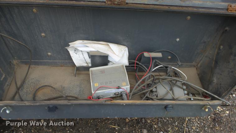 image for item DF4336 Killbros 800 grain cart