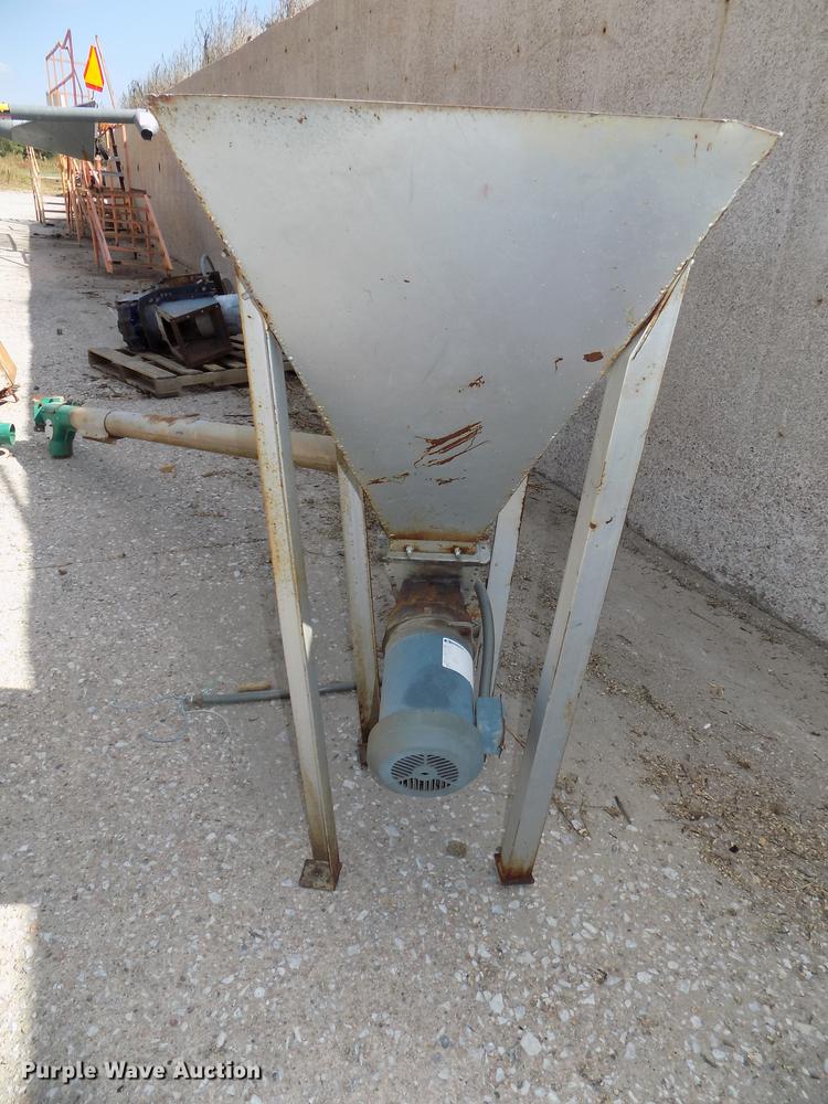 image for item DZ9542 Hoppers and discharge auger components