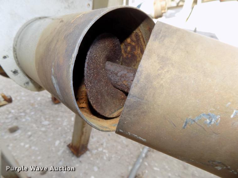 image for item DZ9542 Hoppers and discharge auger components