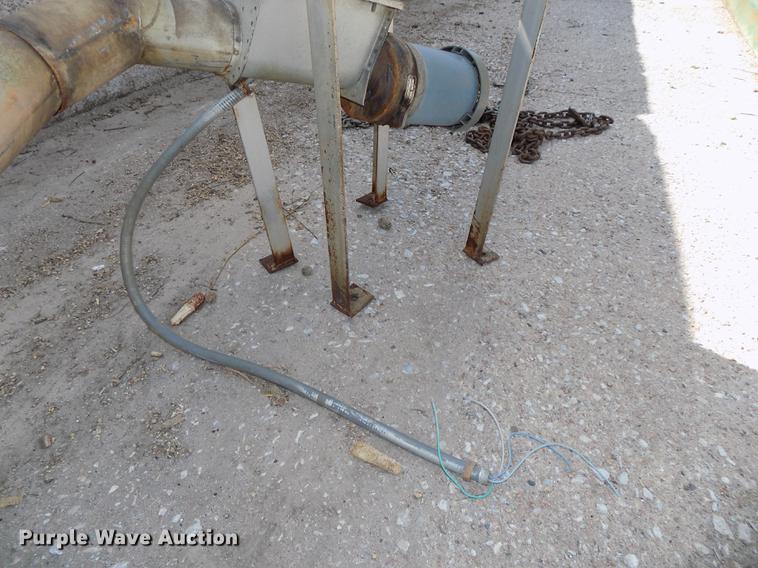 image for item DZ9542 Hoppers and discharge auger components