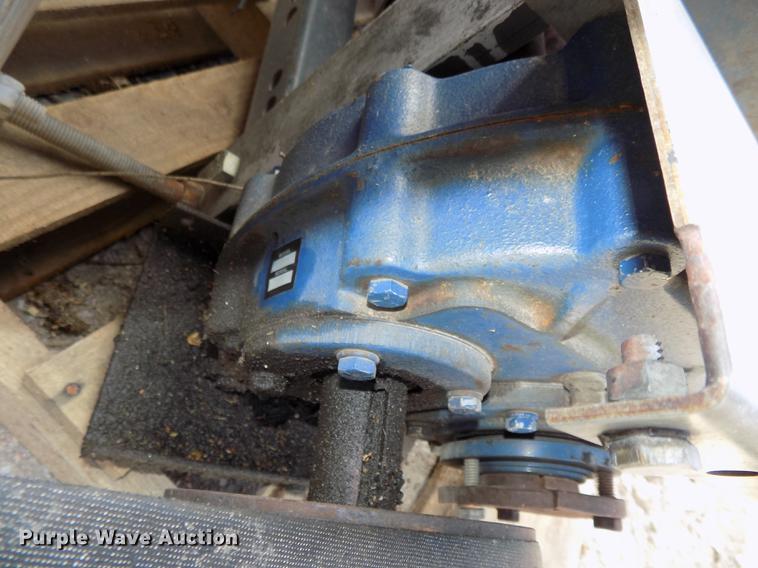 image for item DZ9542 Hoppers and discharge auger components