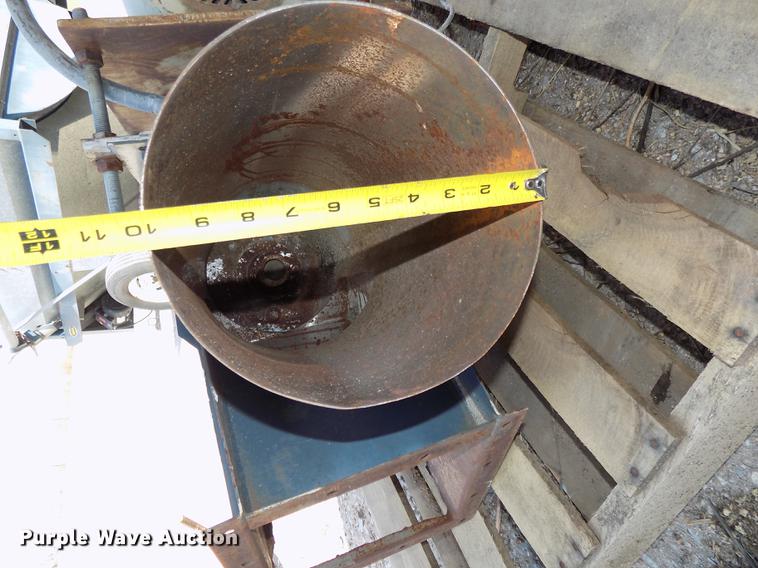 image for item DZ9542 Hoppers and discharge auger components