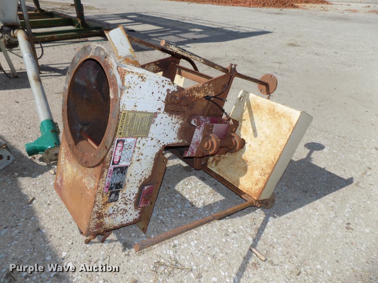 image for item DZ9542 Hoppers and discharge auger components