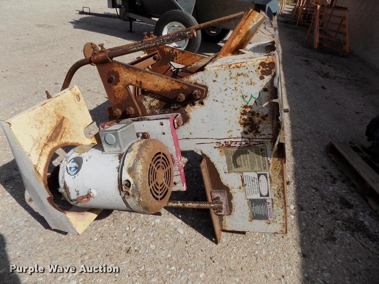 image for item DZ9542 Hoppers and discharge auger components