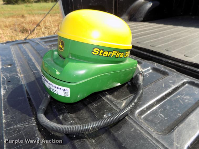 image for item DZ9543 John Deere StarFire 3000 GPS receiver