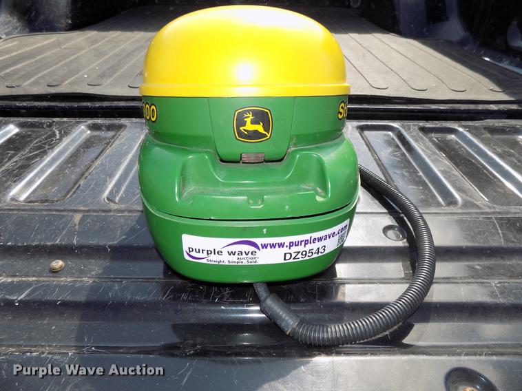 image for item DZ9543 John Deere StarFire 3000 GPS receiver