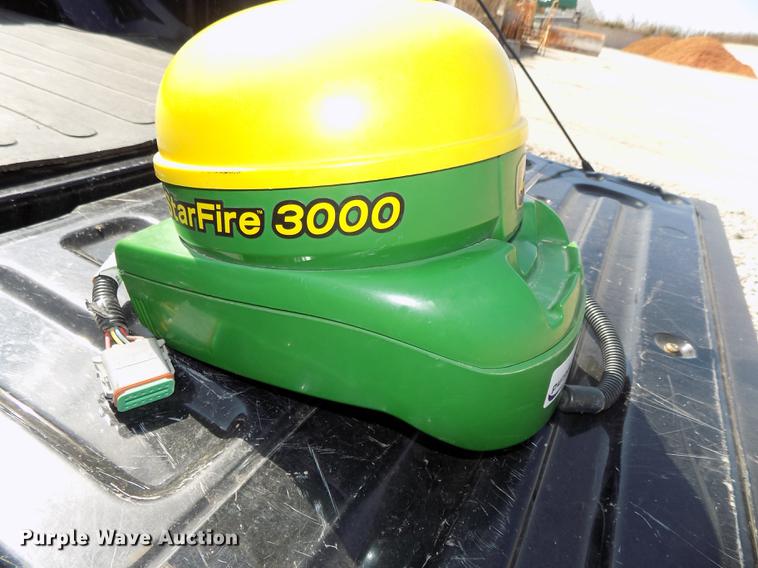 image for item DZ9543 John Deere StarFire 3000 GPS receiver