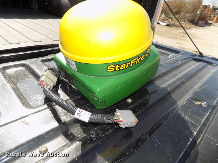 image for item DZ9543 John Deere StarFire 3000 GPS receiver