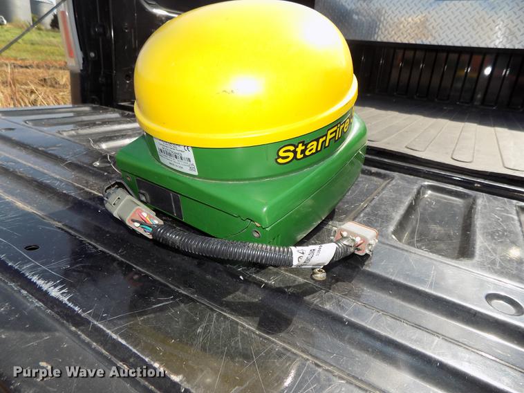 image for item DZ9543 John Deere StarFire 3000 GPS receiver
