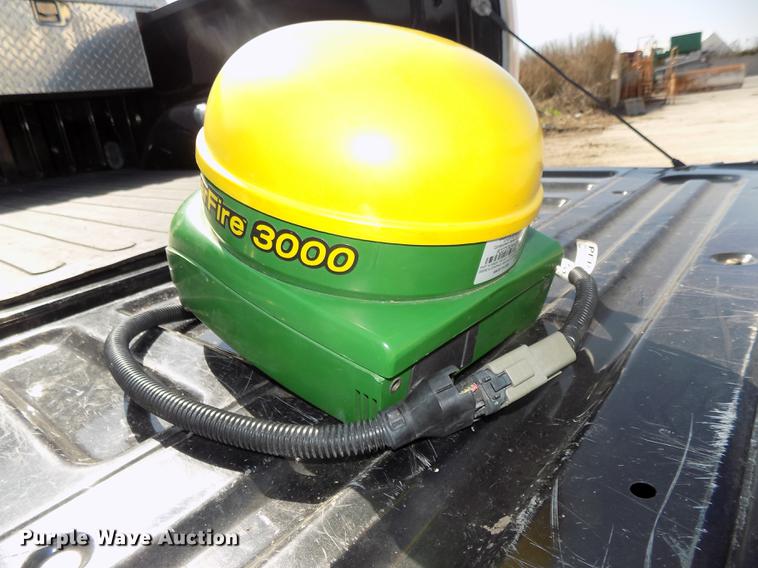 image for item DZ9543 John Deere StarFire 3000 GPS receiver