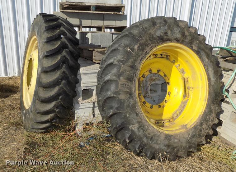 image for item DZ9559 (2) Firestone 380/85R34 dual tires