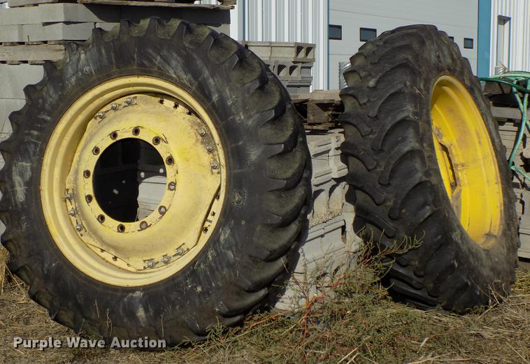 image for item DZ9559 (2) Firestone 380/85R34 dual tires