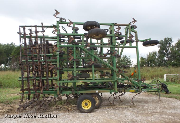 image for item EI9897 Great Plains Series V11 field cultivator