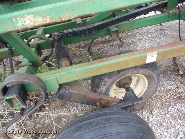 image for item EI9897 Great Plains Series V11 field cultivator