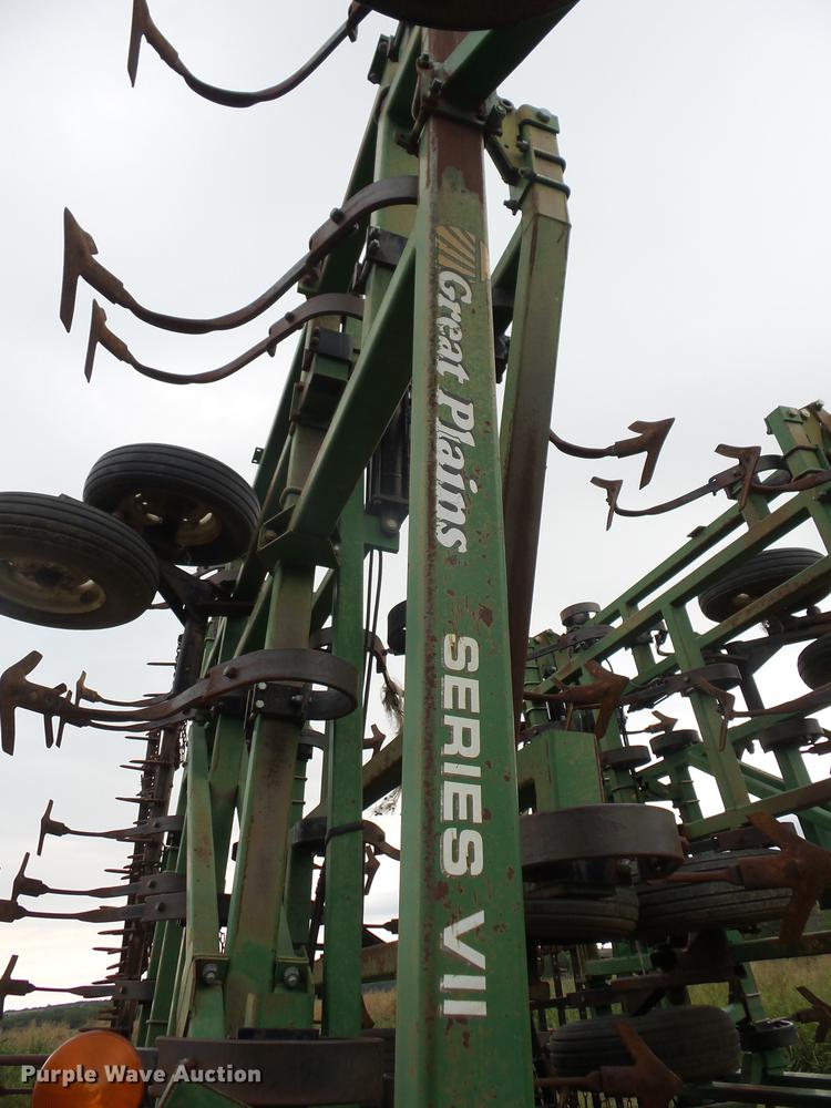 image for item EI9897 Great Plains Series V11 field cultivator