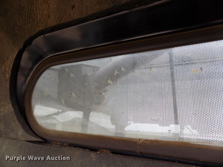 image for item ER9178 1990 Gleaner R60 combine and header