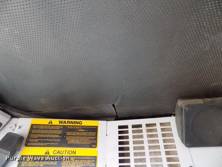 image for item ER9178 1990 Gleaner R60 combine and header