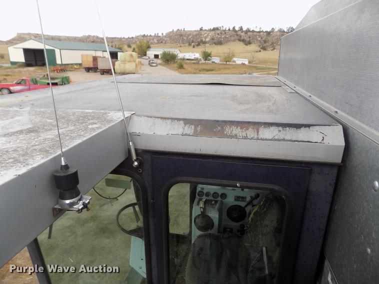 image for item ER9178 1990 Gleaner R60 combine and header