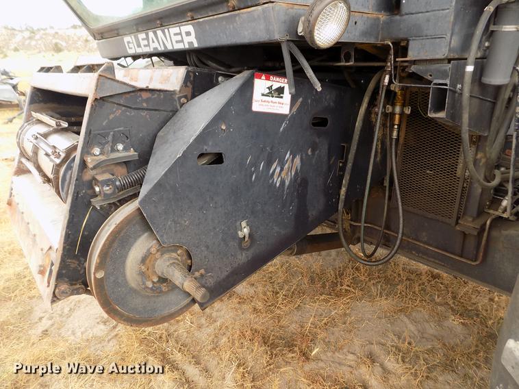image for item ER9178 1990 Gleaner R60 combine and header