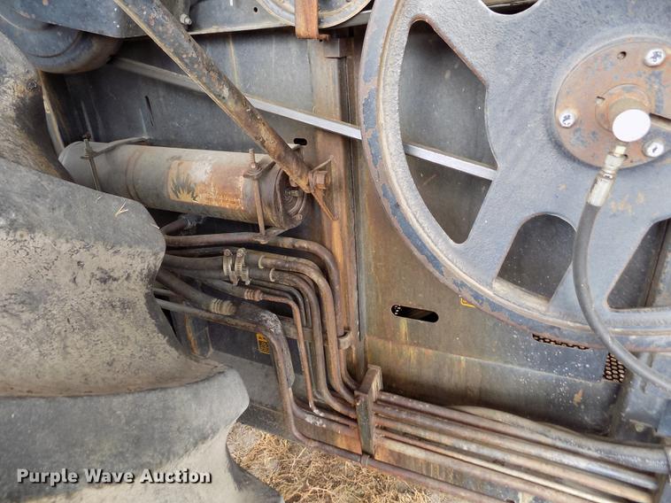 image for item ER9178 1990 Gleaner R60 combine and header