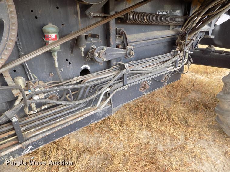 image for item ER9178 1990 Gleaner R60 combine and header