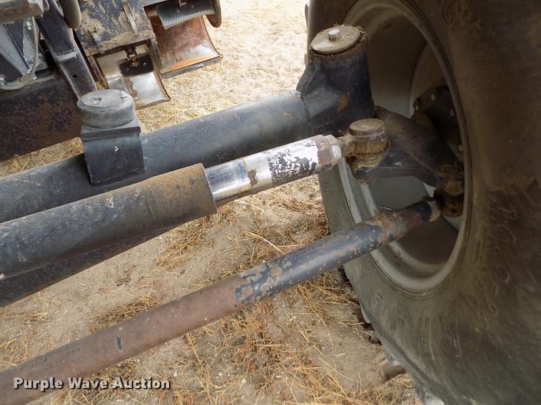 image for item ER9178 1990 Gleaner R60 combine and header