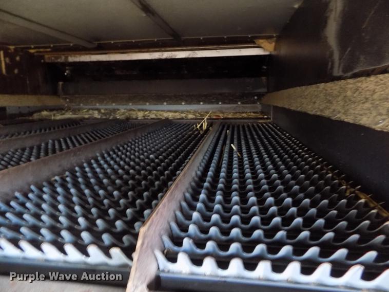 image for item ER9178 1990 Gleaner R60 combine and header